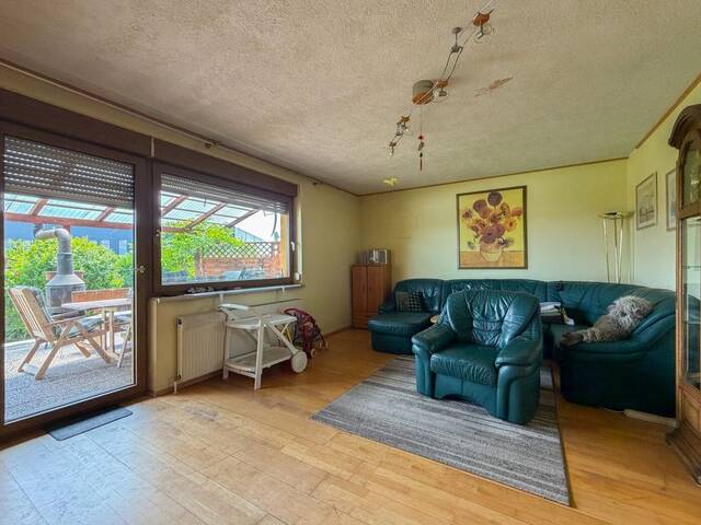 Immobilie in Unterwaltersdorf - FREIRAUM UND PRIVATSPHÄRE - Einfamilienhaus mit Garage, Pool und großem Garten - voll unterkellert - Bild 1