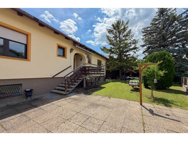Immobilie in Unterwaltersdorf - FREIRAUM UND PRIVATSPHÄRE - Einfamilienhaus mit Garage, Pool und großem Garten - voll unterkellert - Bild 3