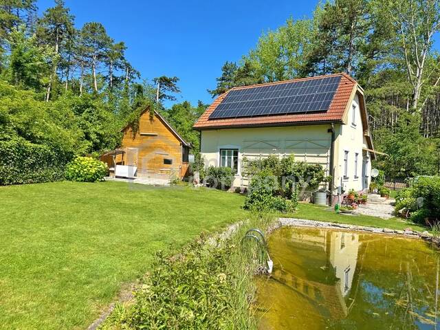 Immobilie in Berndorf - Gemütliches kleines Landhaus für Singles oder Paare - ein Paradies im Grünen - Landhaus mit PV-Anlage nahe Wien - Bild 3