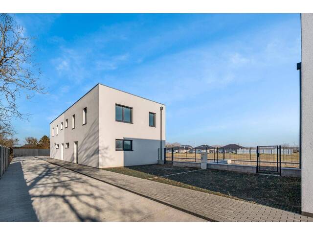 Immobilie in Potzneusiedl - Hochwertig gestaltetes Niedrigenergie-Haus mit 5 Zimmern ( Nutzfläche 132,3 m²), Potzneusiedl - Bild 1