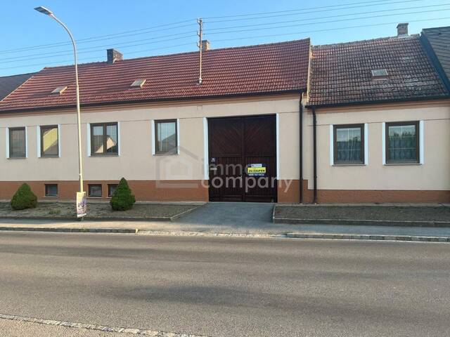 Immobilie in Velm-Götzendorf - Landhaus mit eigenem Weinkeller und viel Platz für die ganze Familie - Autobahnanschluss in der Nähe - Bild 0