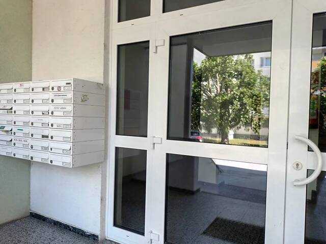 Immobilie in Mautern an der Donau - Sanierungsbedürftige Eigentumswohnung im 2.Liftstock mit Göttweigblick in angenehmer Grünlage! - Bild 0