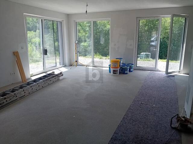 Immobilie in Nestelbach bei Graz - MODERNES DOPPELHAUS IN RUHIGER SONNENLAGE MIT PV-ANLAGE UND CARPORT - Bild 1