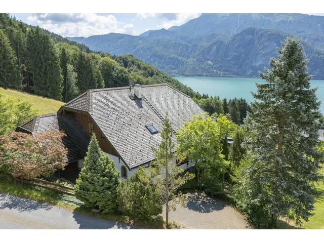 Immobilie in Innerschwand - Traumlage im Mondseeland - Gemütliches Wohnhaus im Landhausstil mit schönem Seeblick, Pool, Sauna und privater Wasserquelle! - Bild 0