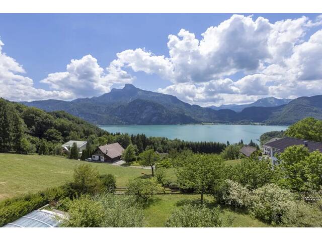 Immobilie in Innerschwand - Traumlage im Mondseeland - Gemütliches Wohnhaus im Landhausstil mit schönem Seeblick, Pool, Sauna und privater Wasserquelle! - Bild 2