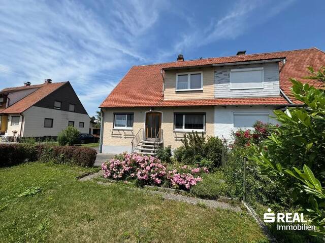 Immobilie in Braunau am Inn - Doppelhaushälfte mit großem Garten in ruhiger Lage in 5280 Braunau - Bild 0