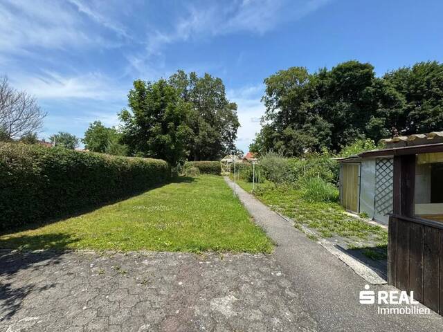 Immobilie in Braunau am Inn - Doppelhaushälfte mit großem Garten in ruhiger Lage in 5280 Braunau - Bild 1