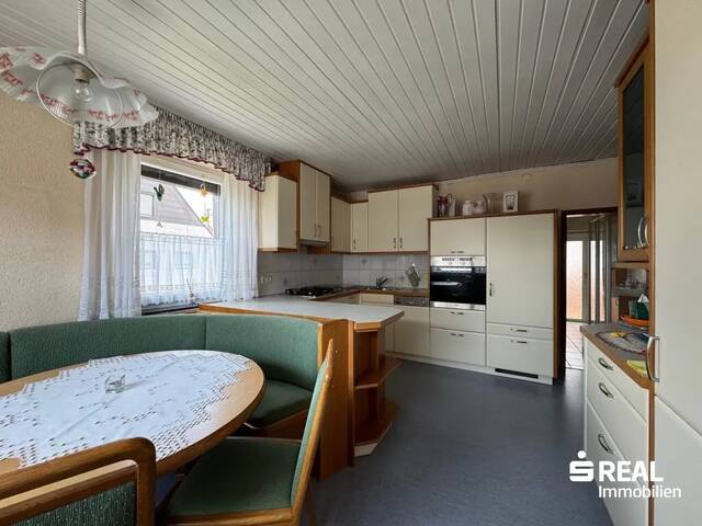 Immobilie in Braunau am Inn - Doppelhaushälfte mit großem Garten in ruhiger Lage in 5280 Braunau - Bild 2