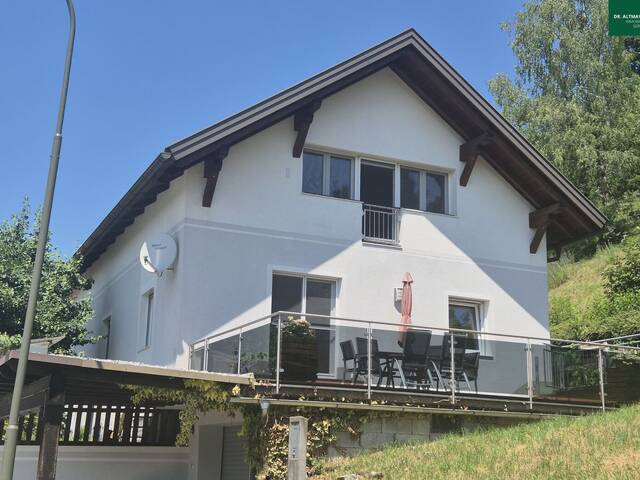 Immobilie in Villach - FAMILIENGLÜCK ! Wohnhaus mit 2 Wohneinheiten in Bestlage von Villach - Lind ! - Bild 0