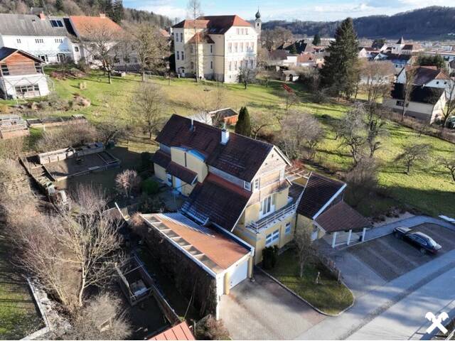 Immobilie in Markt Hartmannsdorf - Repräsentatives Wohnhaus - verbinden Sie Wohnen und Arbeiten unter einem Dach! - Bild 4