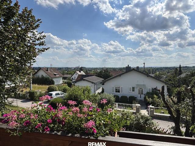 Immobilie in Schärding - Wunderschönes Einfamilienhaus in traumhafter Aussichts- und Ruhelage - Bild 2