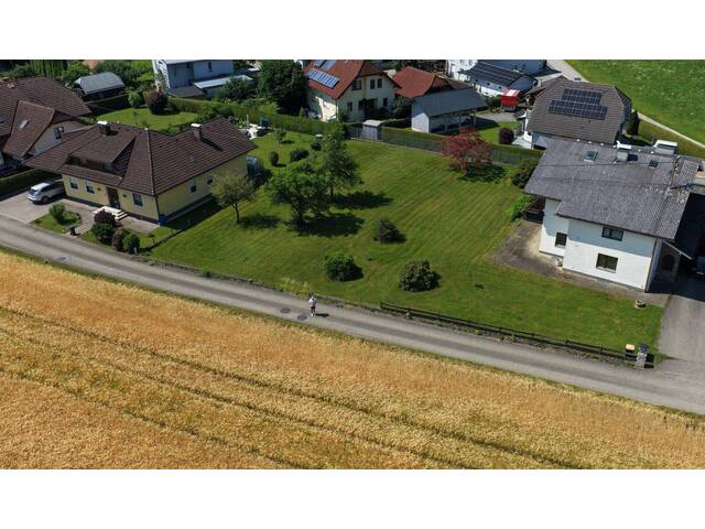 Immobilie in Seewalchen am Attersee - Modernes Einfamilienhaus in der Rosenau, Seewalchen am Attersee – Ihr Traumhaus vom Bauträger wartet! - Bild 1