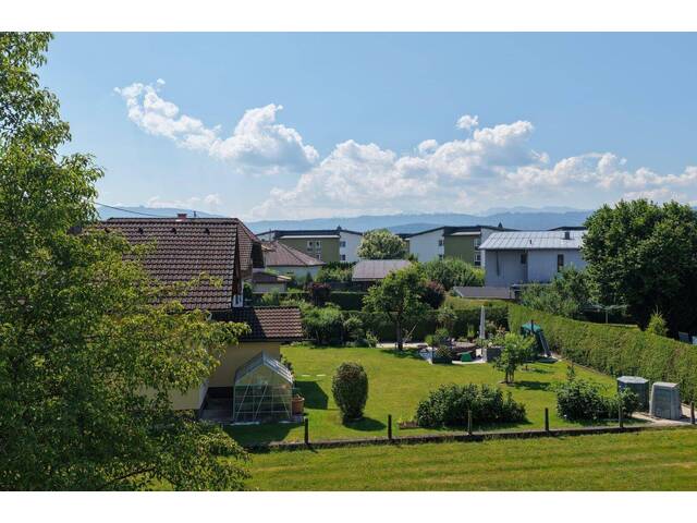 Immobilie in Seewalchen am Attersee - Modernes Einfamilienhaus in der Rosenau, Seewalchen am Attersee – Ihr Traumhaus vom Bauträger wartet! - Bild 2