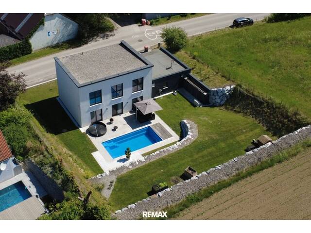 Immobilie in Grillenhöfe - Modernes Einfamilienhaus mit Pool und hochwertiger Ausstattung in Grillenhöfe - Bild 4