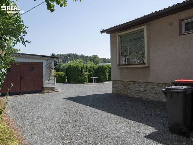 Immobilie in Liebing - Interessante Liegenschaft auf 1.958m² Grund - 120m² Wohnfläche plus Garage, Lager, Schuppen, Keller und Rohdachboden! - Bild 1