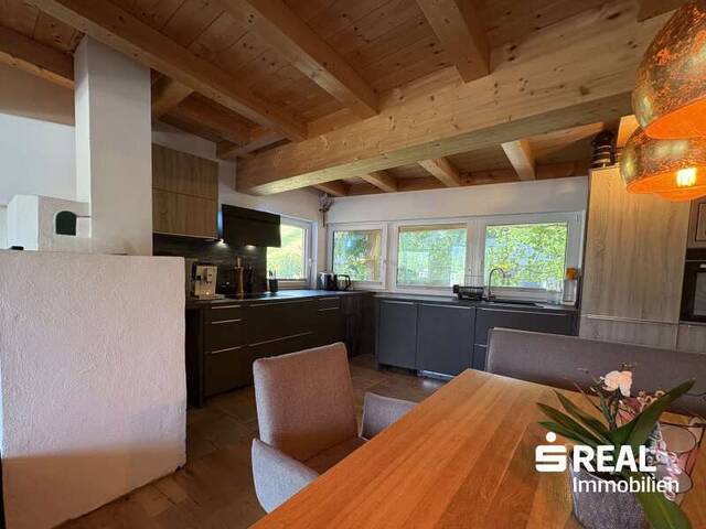 Immobilie in Fieberbrunn - Ein Wohntraum in erhöhter Lage mit unvergleichlichem Bergpanorama: 12 Zimmer, Garten, 5 Terrassen, Garage, 6 Stellplätze! - Bild 3