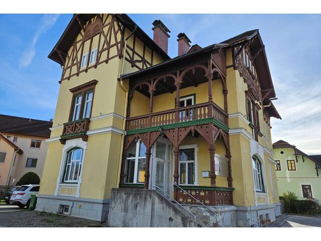 Immobilie in Krieglach - ANLEGER TIPP! Charmante Villa mit vermieteten Ordinationsräumlichkeiten und exklusiver Dachwohnung in Rosegger`s Waldheimat - Bild 3