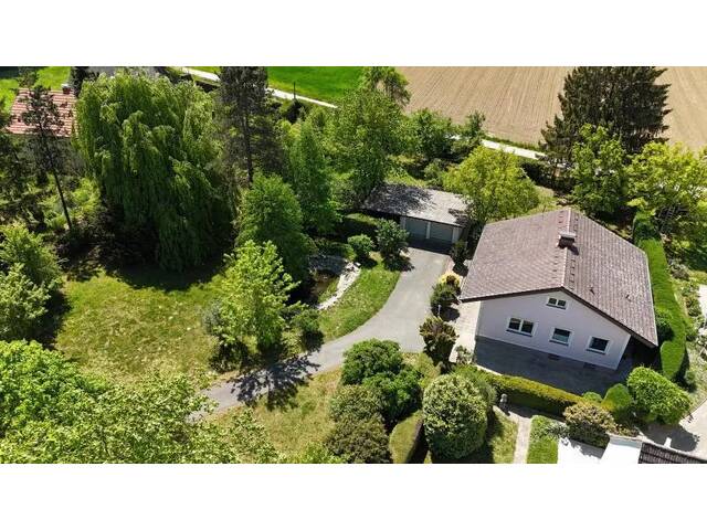 Immobilie in Altenmarkt bei Fürstenfeld - Geräumiges Einfamilienhaus (80m²) mit Teich und idyllischem Garten in Altenmarkt b. Fürstenfeld! Ausbaupotenzial! - Bild 0