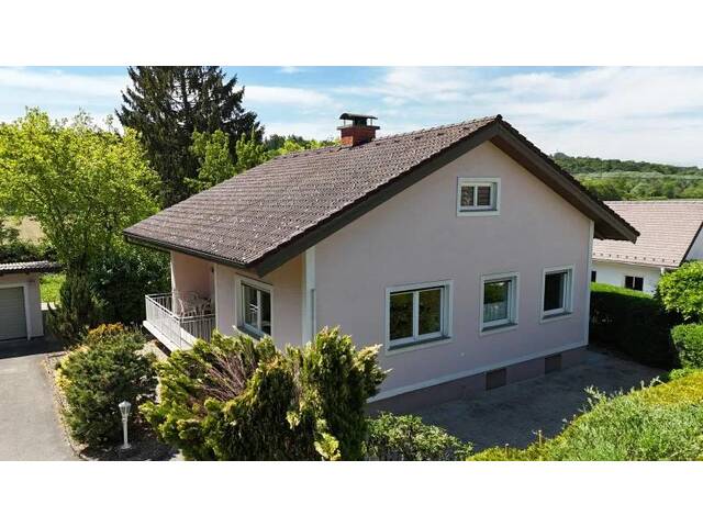 Immobilie in Altenmarkt bei Fürstenfeld - Geräumiges Einfamilienhaus (80m²) mit Teich und idyllischem Garten in Altenmarkt b. Fürstenfeld! Ausbaupotenzial! - Bild 2