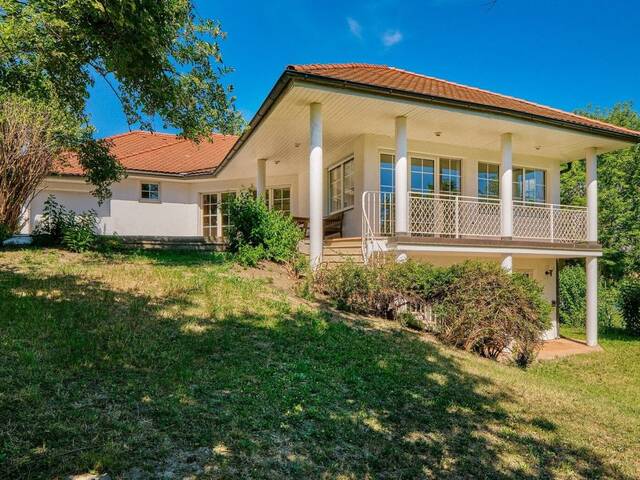 Immobilie in Langenzersdorf - Großzügiges Einfamilienhaus in Langenzersdorf mit Garten, Pool, Kamin uvm! - Bild 2