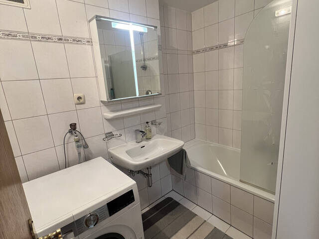 Immobilie in Höchst - Privatverkauf: Sanierte 2-Zimmerwohnung im Zentrum von Höchst – inklusive Außenstellplatz und Einrichtung - Bild 4