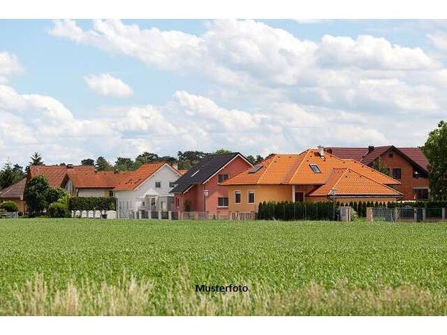Immobilie in Prottes - Einfamilienhaus mit großzügigem Raumangebot und weiterem Ausbaupotenzial - Bild 0
