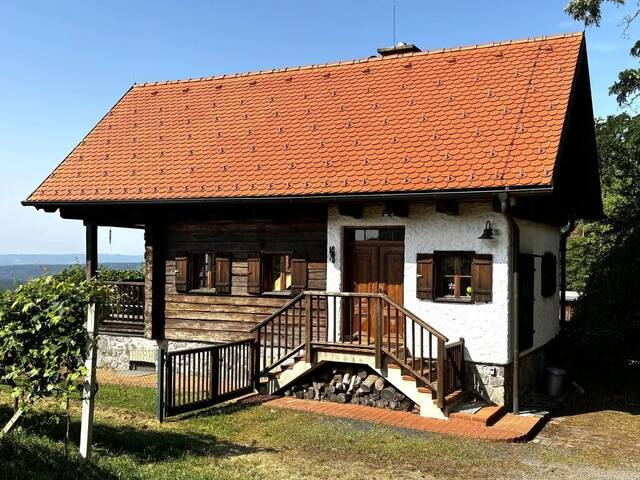 Immobilie in Straden - Ausgebautes Kellerstöckl mit Weingarten in absoluter ruhigen Aussichtslage und Fernblick - Bild 0