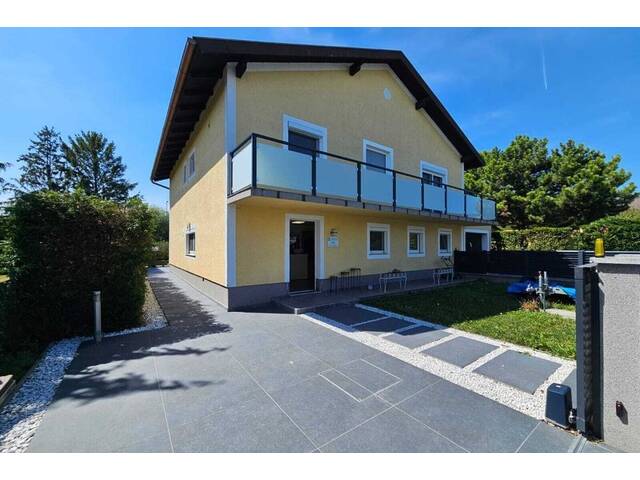 Immobilie in Brunn am Gebirge - Einfamilienhaus mit hochwertiger Ausstattung, Wintergarten, Pool und ca. 1600m² Eigengrund! - Bild 3