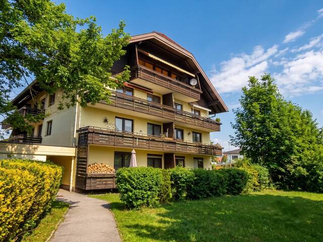 Immobilie in Eugendorf - Panorama. Raumhöhe. Potenzial. Dachgeschosswohnung in Eugendorf - Bild 0