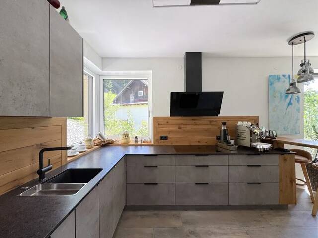 Immobilie in Gries am Brenner - Modernes Einfamilienhaus mit traumhaftem Panoramablick, Sauna und Bachidylle - Bild 3