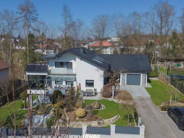 Immobilie in Grünbach - Mehr Platz fürs Leben - Exklusiver Mehrgenerationentraum! - Bild 2