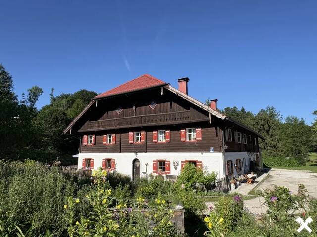 Immobilie in Strobl - Charmantes Landhaus am Wasser - Tradition.Natur.Lebensqualität. - Bild 0