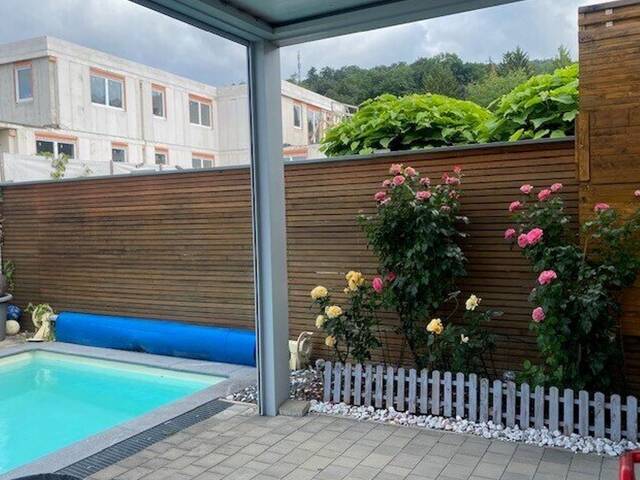 Immobilie in Alland - Neuwertiges 5-Zi-Haus in Alland, 182m², 2 Terrassen, Erdwärme, Fußbodenheizung, €589.000 - Bild 1