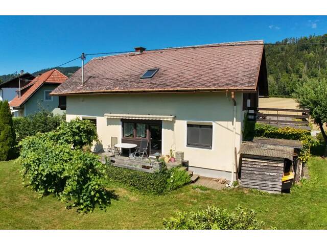 Immobilie in Griffen - *** Einfamilienhaus mit Modernisierungsbedarf und Schlossbergblick *** - Bild 1