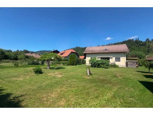 Immobilie in Griffen - *** Einfamilienhaus mit Modernisierungsbedarf und Schlossbergblick *** - Bild 2