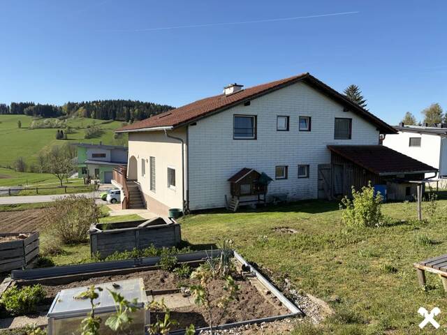 Immobilie in Kollerschlag - Wohnen mit Weitblick – großzügiges Haus mit landwirtschaftlicher Nutzfläche - Bild 1