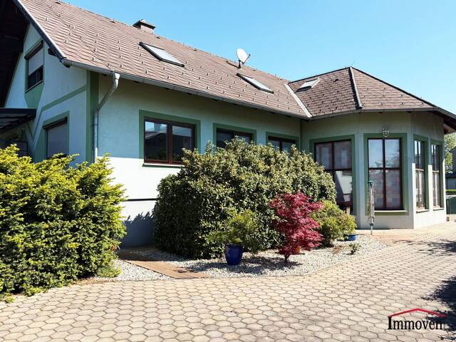 Immobilie in Deutsch-Schützen - Ortsrand und Ruhelage - Hochwertige Landvilla mit großem Pool! Einfach Koffer packen und einziehen! - Bild 0