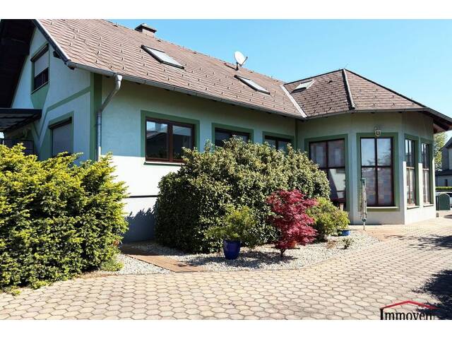 Immobilie in Deutsch-Schützen - Ortsrand und Ruhelage - Hochwertige Landvilla mit großem Pool! Einfach Koffer packen und einziehen! - Bild 3