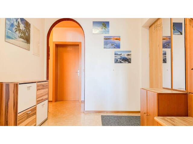 Immobilie in Vöcklamarkt - Möblierte 3-Zimmer-Wohnung mit sonniger Loggia - Bild 3