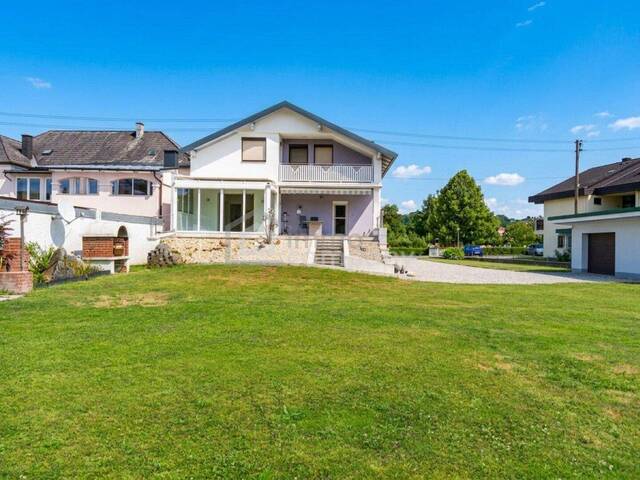 Immobilie in Kemeten - Modernes Einfamilienhaus in Kemeten: 8 Zimmer, Garten, Terrasse, 2 Garagen – Top! - Bild 0