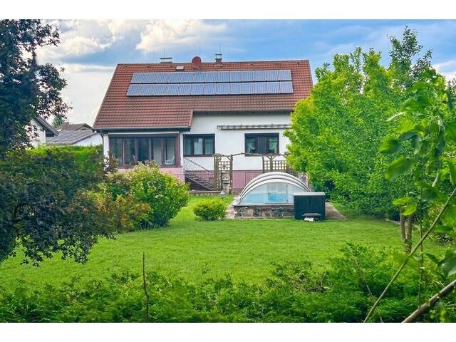 Immobilie in Sollenau - Stilvolles Einfamilienhaus mit parkähnlichem Garten, Wintergarten und Pool in Sollenau - Bild 3