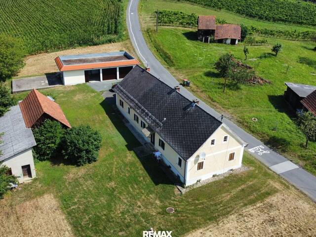 Immobilie in Tieschen - Lage, Lage, Lage - Rückzugsort im Grünen: Landhaus mit rund 8.000 m² Grundstück nahe Tieschen - Bild 0
