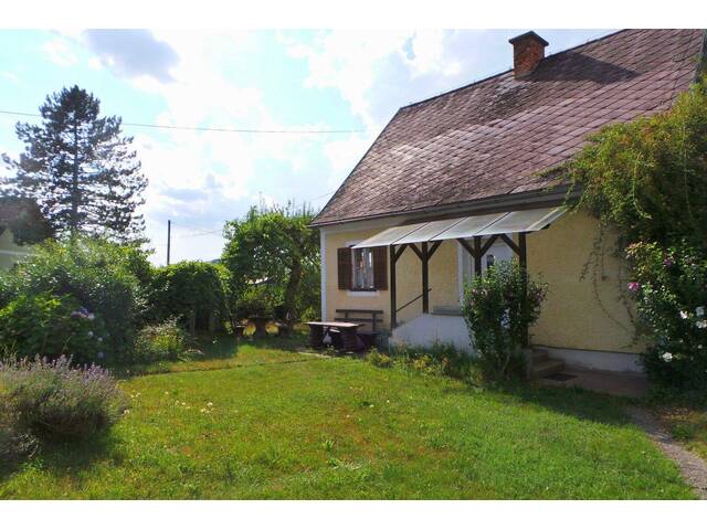 Immobilie in St. Margarethen an der Raab - Landhaus, sonnige Lage- 1522m² Garten, Nebengebäude & Doppelcarport - Bild 2