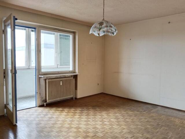 Immobilie in Linz - 1-Zimmer-Wohnung mit Balkon und eigenem überdachtem PKW-Abstellplatz - Bild 1