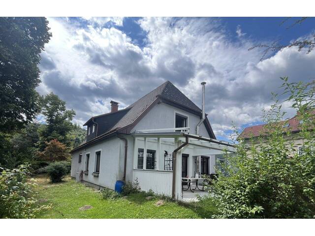 Immobilie in Pitten - Lassen Sie sich verzaubern! Einfamilienhaus mit wunderbarem Garten in den Wiener Alpen. - Bild 0