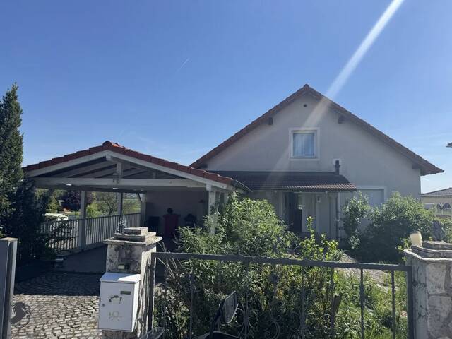 Immobilie in Leobendorf - Außergewöhnliches Einfamilienhaus mit zwei Wohneinheiten, Garten und Gästehaus – am Ortsrand im Grünen und dennoch stadtnah - Bild 1