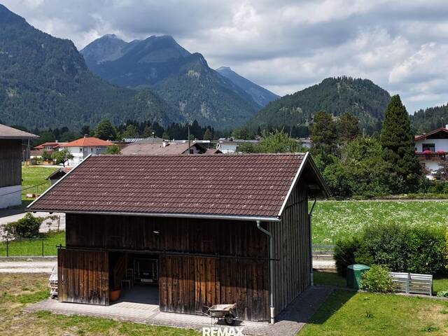 Immobilie in Pflach - Viel Platz, viele Möglichkeiten - Mehrfamilienhaus auf 1.700 m² Bauland! - Bild 2