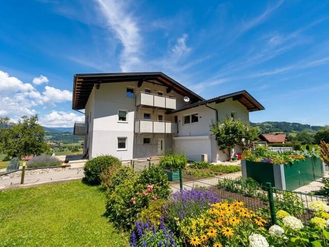 Immobilie in Feldkirchen in Kärnten - Wohnen mit Weitblick: Wohnhaus mit drei unabhängigen Wohnungen nahe dem Ossiacher See - Bild 1