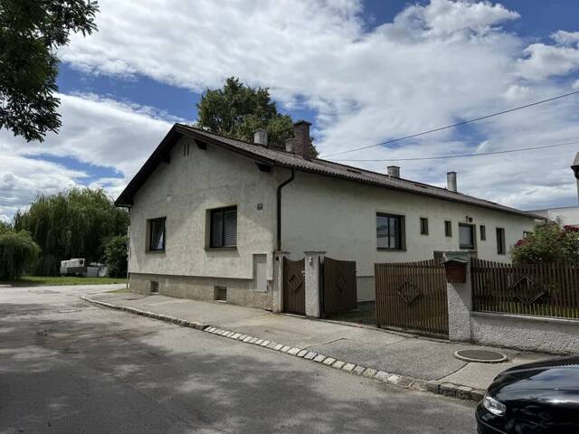 Immobilie in Pöttsching - Großes Wohnhaus mit 6 Schlafzimmern und Vollkeller - Bild 0