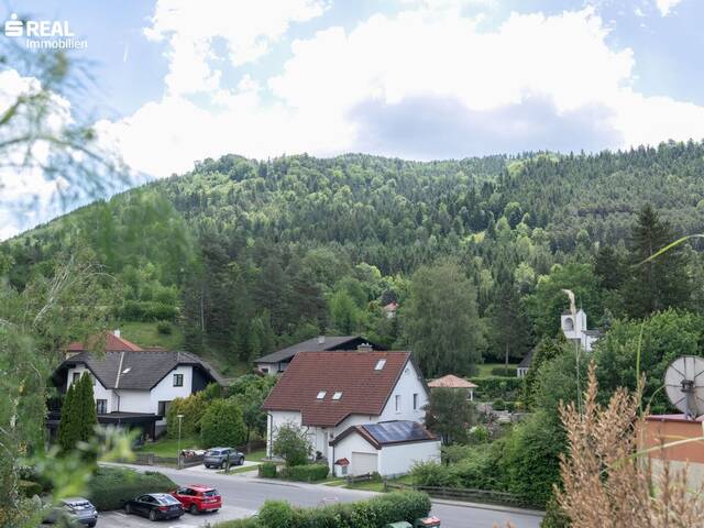 Immobilie in Neusiedl - Ruhelage mit traumhafter Aussicht - 80m², 3 Zi., Terrasse, 3- Liftstock, neue Küche, Klimaanlage, Massagebadewanne! - Bild 0